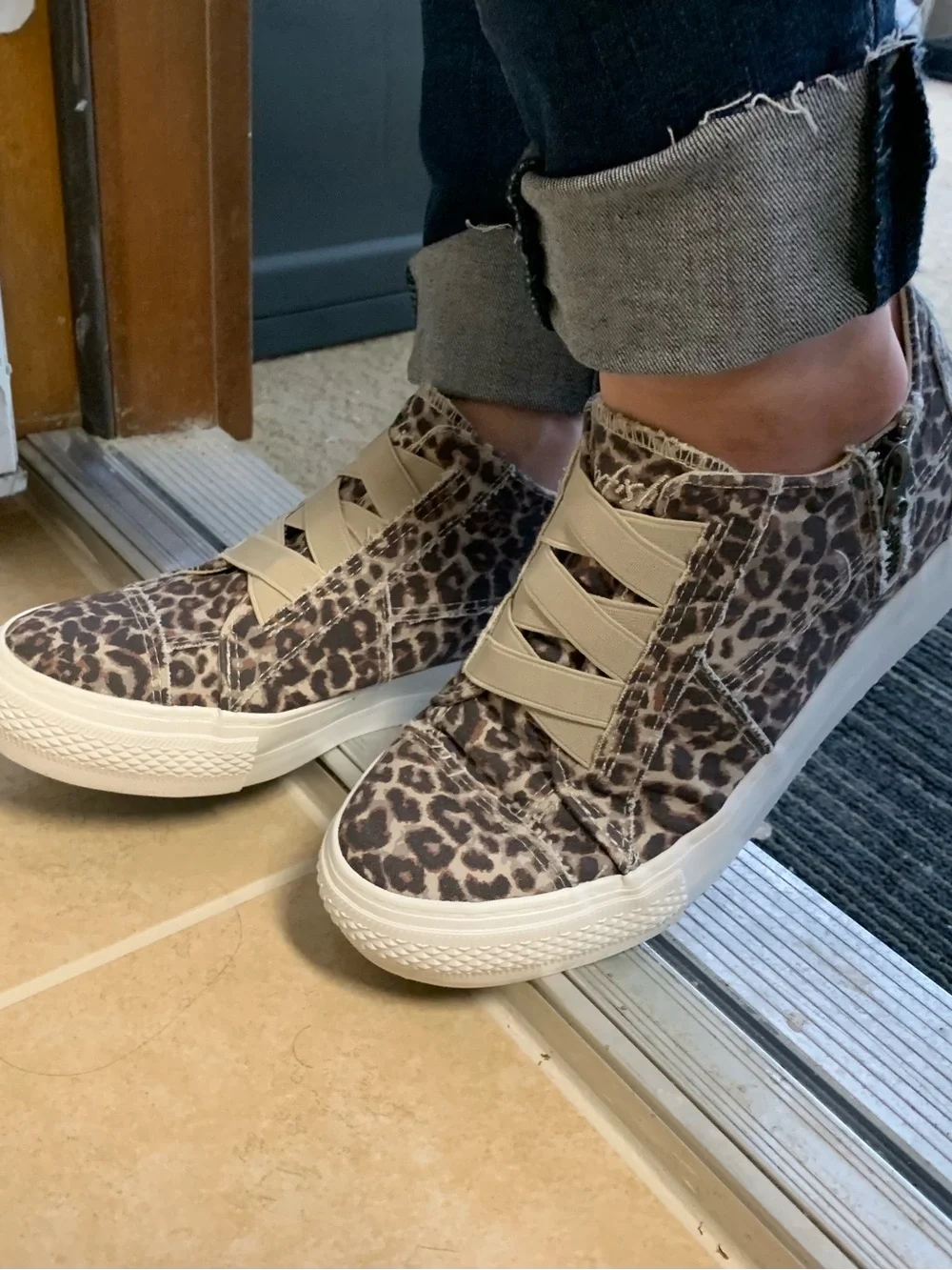 Blowfish leopard print Slip-Ons with zippered sides- size 9, EUC